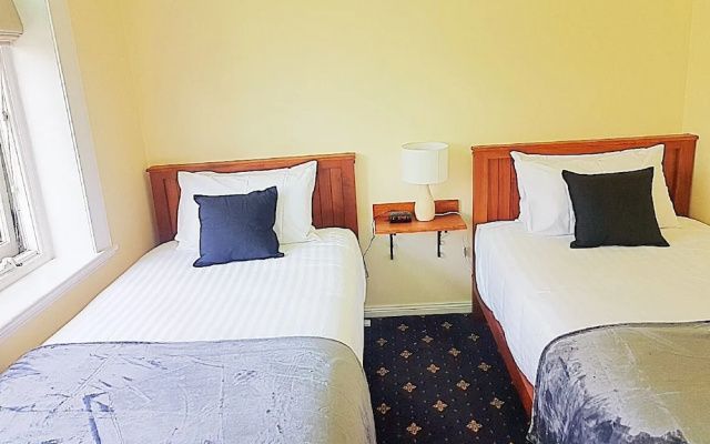 Wharf Hotel