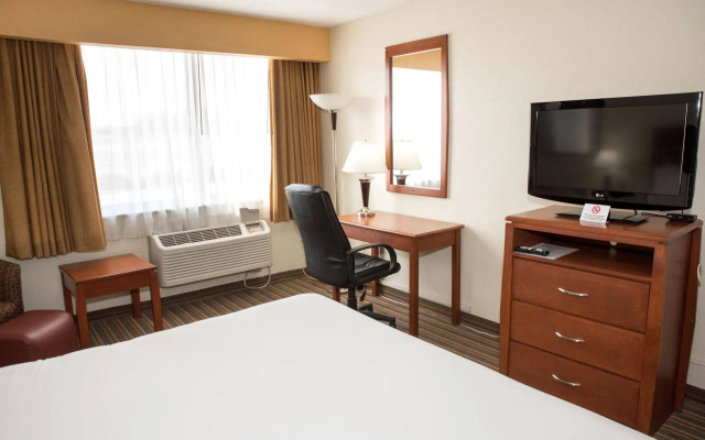 Airport Plaza Inn & Conference Center