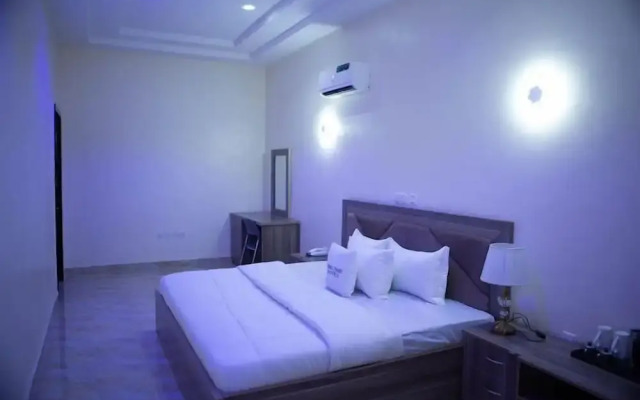 Mamma Chare Hotel