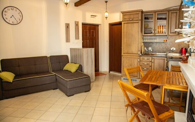 FM Premium 1-BDR Apartment with Pool & Parking - Summer Days