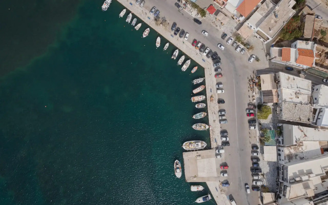 Porto Sereno Andros Suites