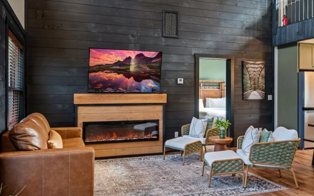 Game Room-hot Tub-10 Mins to Downtown Gatlinburg
