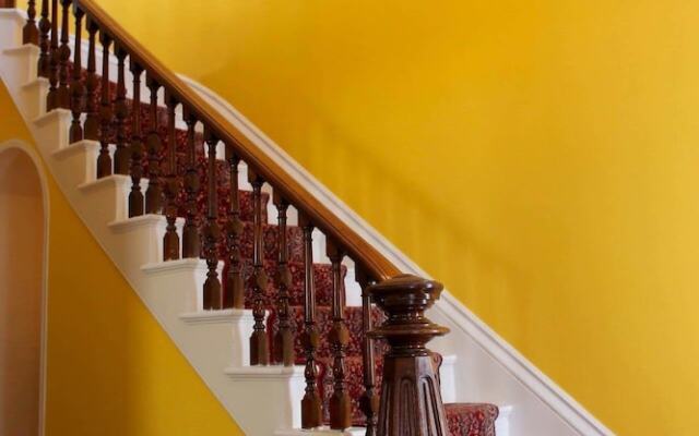 Stepping Stone Inn