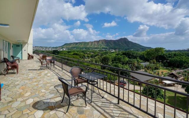 @ Marbella Lane Mountain View Studio, steps from Wakiki Beach
