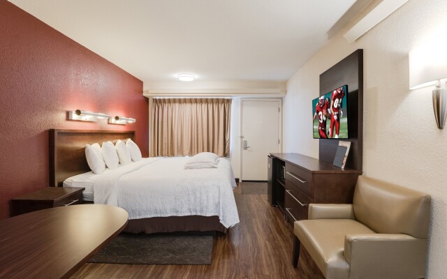 Super 8 by Wyndham Deerfield/Northbrook