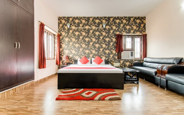 Oyo 60880 Grand Imperia Inn