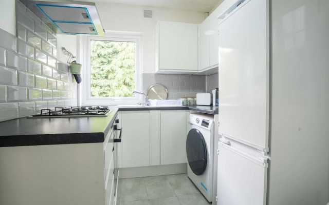 Spacious Home Ideal for Birmingham Commute