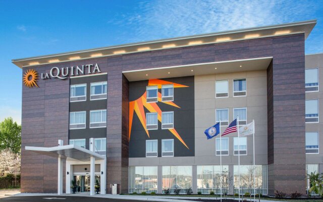 La Quinta Inn & Suites by Wyndham Manassas Va-Dulles Airport