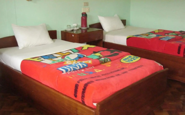 Nanda Wunn Hotel - Hostel