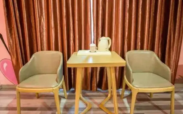 Alexu Hotel (Guangming Tianxuan Branch)