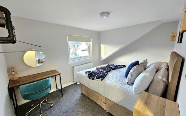 Warm & Cosy Home in Glasgow