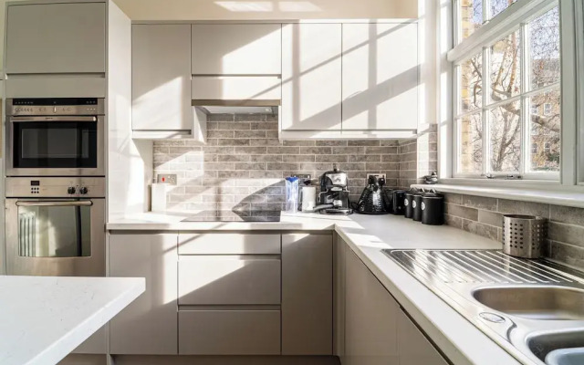 Stylish 2Bed Steps from Iconic Waterloo
