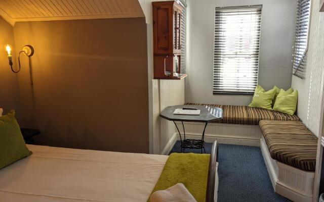 Knysna Wayside Inn