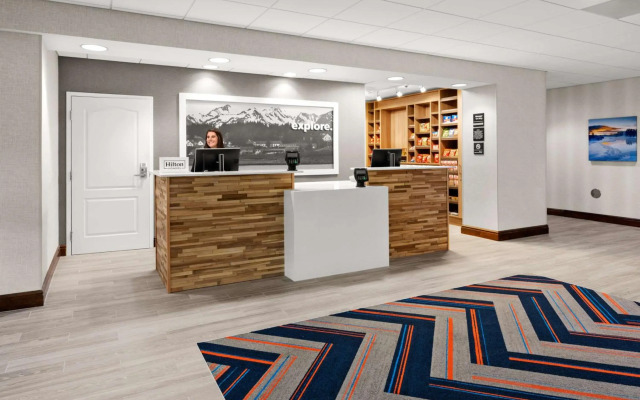Hampton Inn & Suites Fairbanks