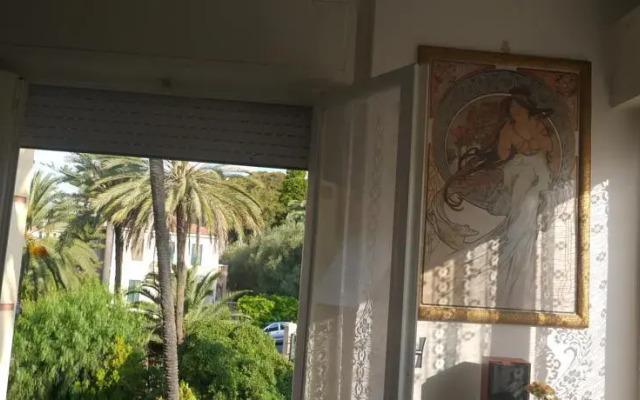 Casa Grandis Nel Centro di Bordighera