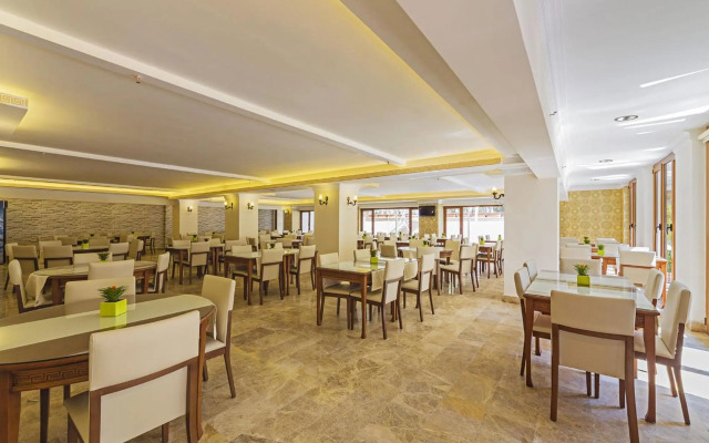 Lausos Palace Hotel