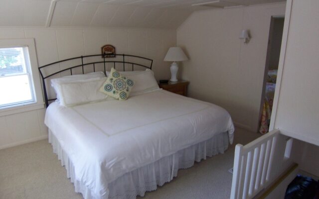 Wooden Boat Inn