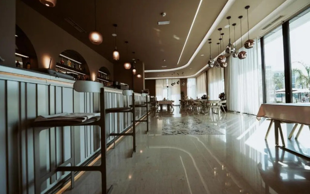 Naos Luxury Hotel