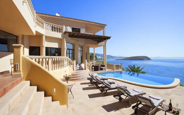 Villa in Tranquil Location