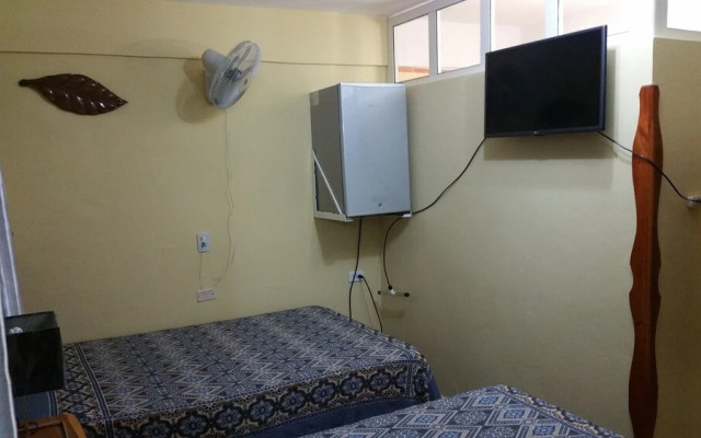 Hostal Sr.Handy Santalla