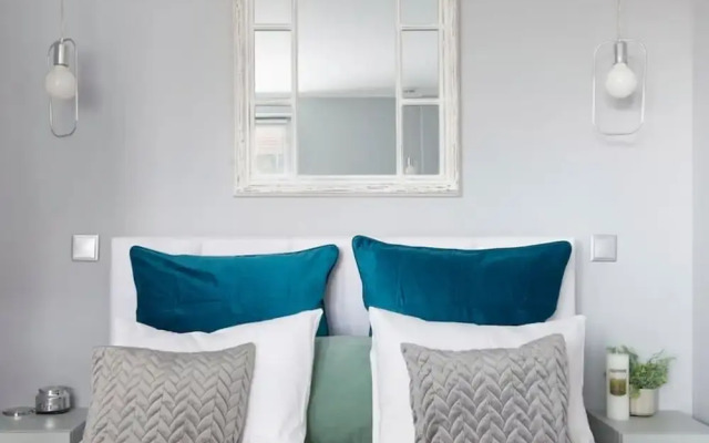 Elite Apartments Luna Studio Bath Balcony Center