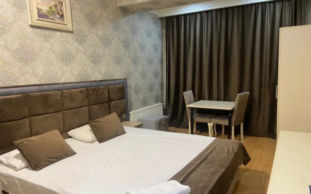 Eleon Hotel