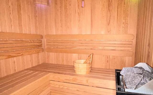 5 bedrooms private house with sauna and 500 m2 garden