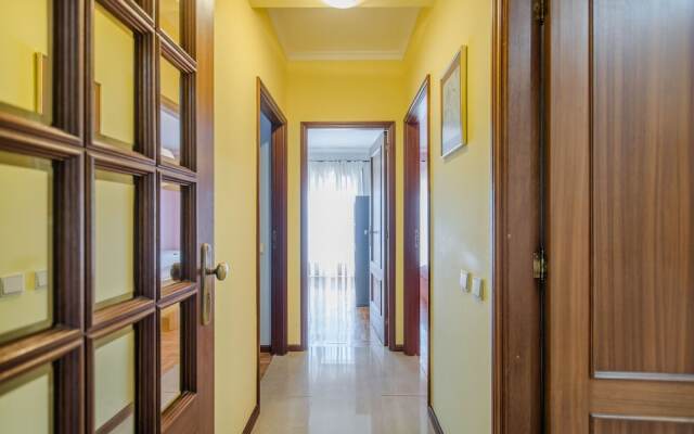 Espinho Family Stays Apartment
