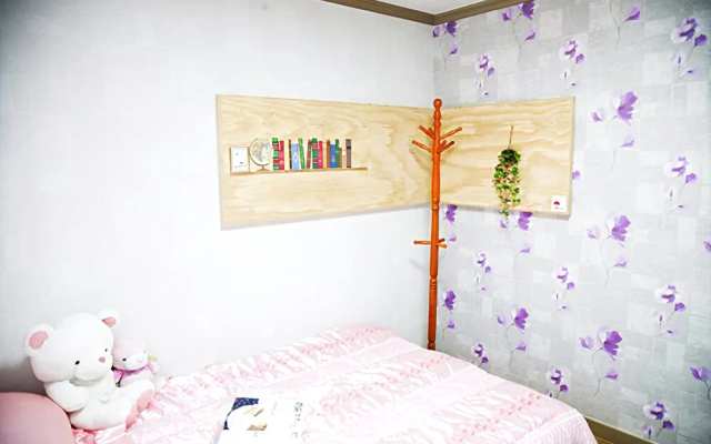Guryejilisan Autumn Story Pension