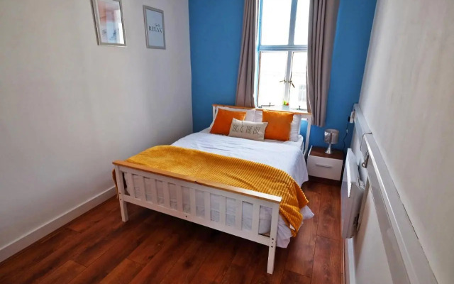 Modern and spacious Swansea centre apartment