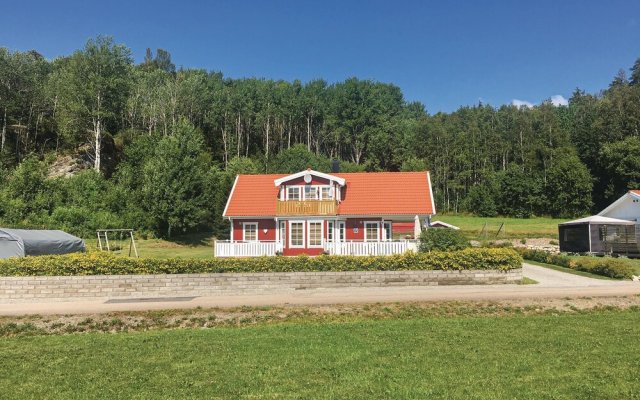 Beautiful Home in Strömstad With 3 Bedrooms, Sauna and Wifi