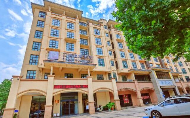 Pesht Hotel