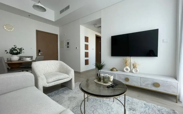 Azizi 1 BR Greek Views - 360 vacation
