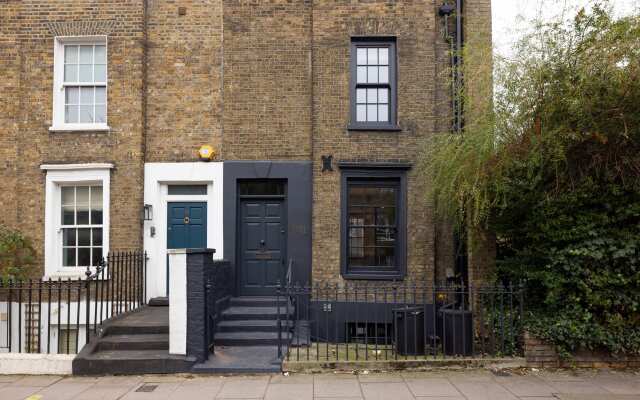 Georgian Townhouse with Sun Terrace & Garden