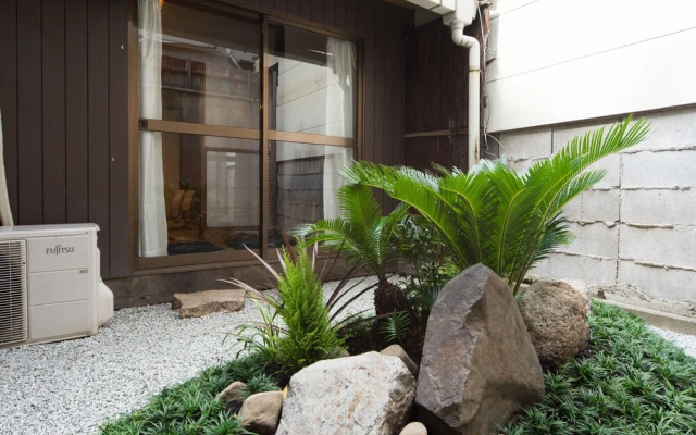 Kyomachiya IZO