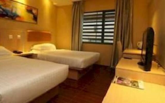 Aira Hotel