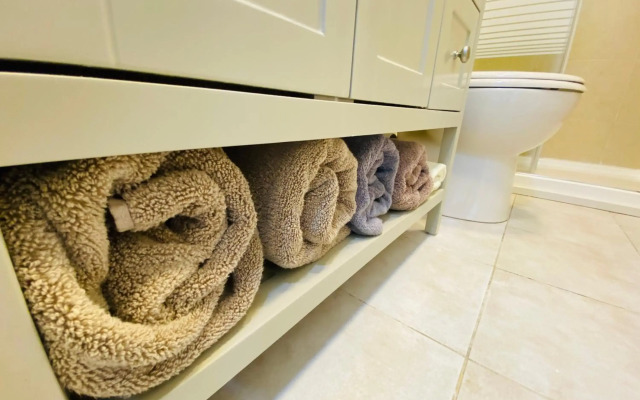 Perfect Southern Getaway with Balcony