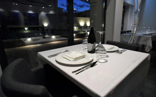 Santiny Hotel & Restaurant