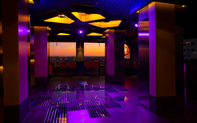 Отель Riu Plaza España