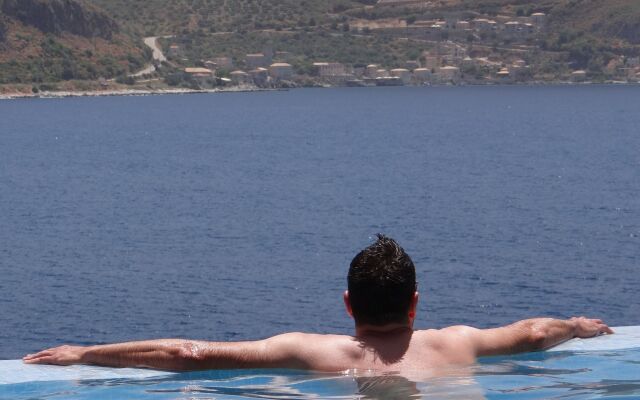 En Plo Luxury Suites