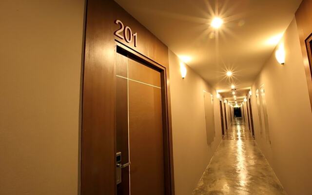 The Plubpla Serviced Apartment