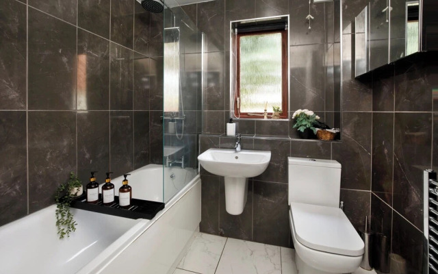 2br-sleeps5-freeparking-closetoyorkminster
