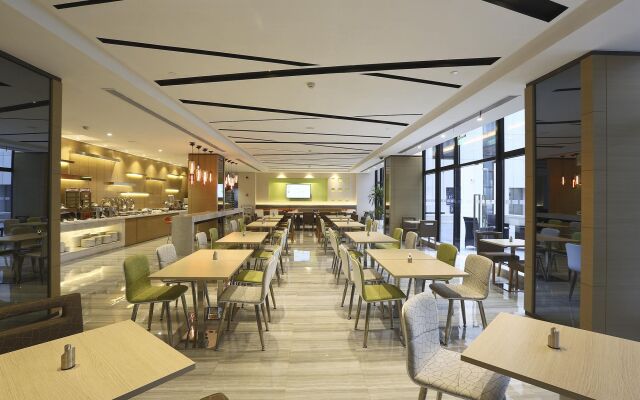 Holiday Inn Express Shanghai Gongkang by IHG