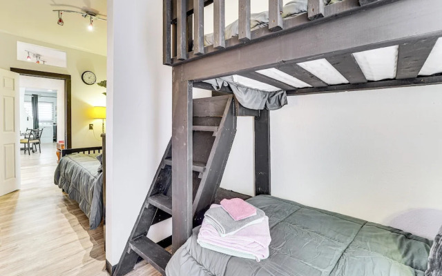 Springdale Vacation Rental ~ 9 Mi to Fayetteville!