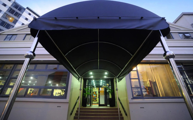 Kiwi International Hotel