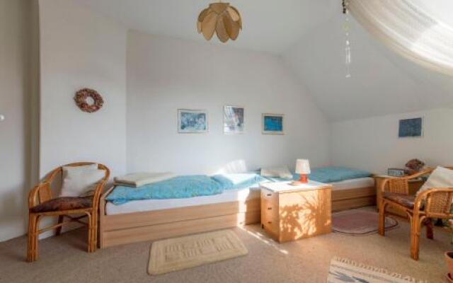 5837 Private Room