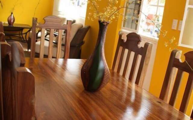 Casa Karina - Emiliano Zapata by MDR