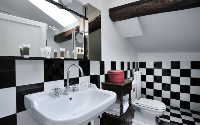 Stairs to Heaven Apartment