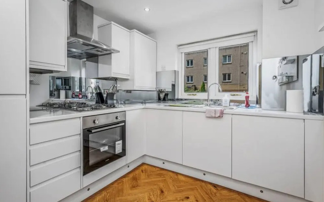 Luxury 2bed 2bath-ground Floor-free Parking