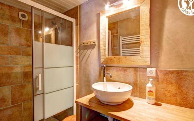 Gîte Saint-Étienne, 3 pièces, 4 personnes - FR-1-496-38